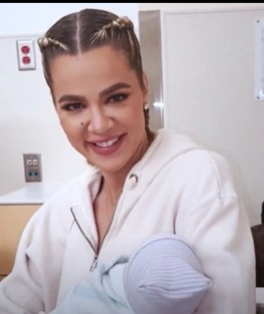 Khloe Loves 'T'- Drops First Letter Of New Baby's Name!