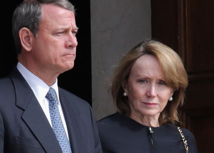 Meet Chief Justice John Roberts' Wife As Coworker Makes Ethical Claims Against Her