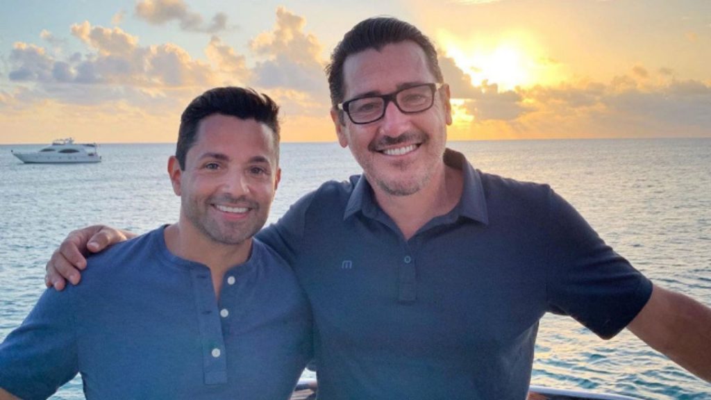 A Deeper Dive Into Jonathan Knight's Marriage And His Wife
